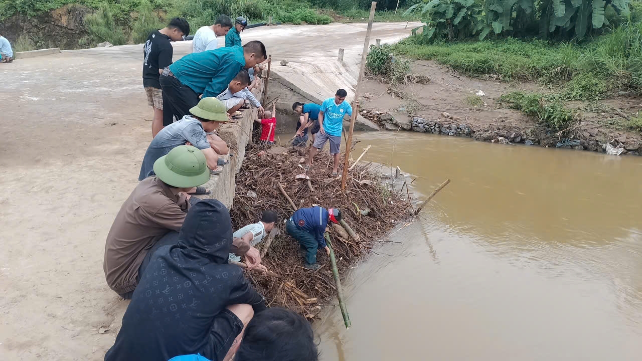 Tập trung tìm kiếm người đàn ông nghi bị mất tích ở Yên Bái- Ảnh 1.