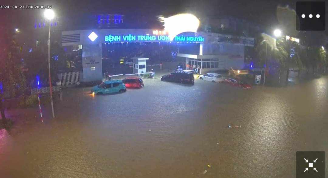 TIN NÓNG 24H QUA: Thanh niên liên tiếp cướp ở 2 tiệm vàng; người đàn ông đánh bé trước sảnh chung cư- Ảnh 9.