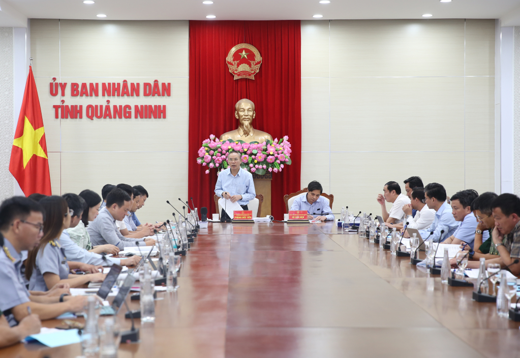 Thứ trưởng Bộ NNPTNT đề nghị Quảng Ninh chung sức cùng các địa phương chống khai thác IUU - Ảnh 1.