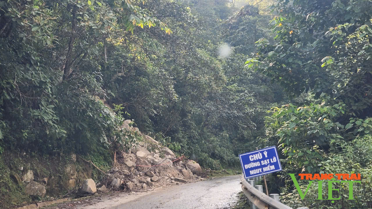 Lai Châu: Nỗ lực khắc phục hậu quả thiên tai, đảm bảo giao thông trong mùa mưa lũ - Ảnh 2.