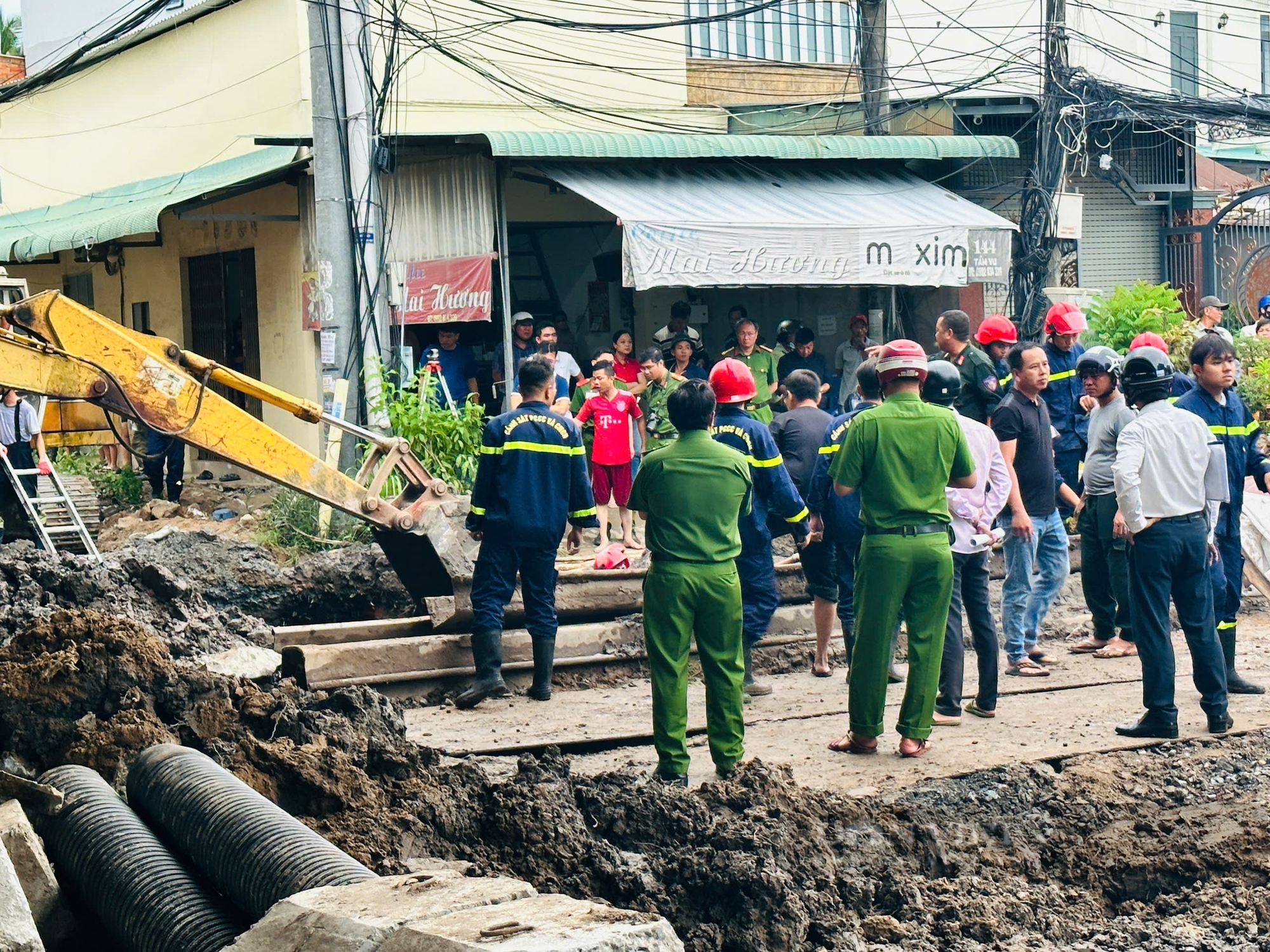 Đang tìm kiếm công nhân bị vùi lấp tại công trình ở Cần Thơ- Ảnh 1.