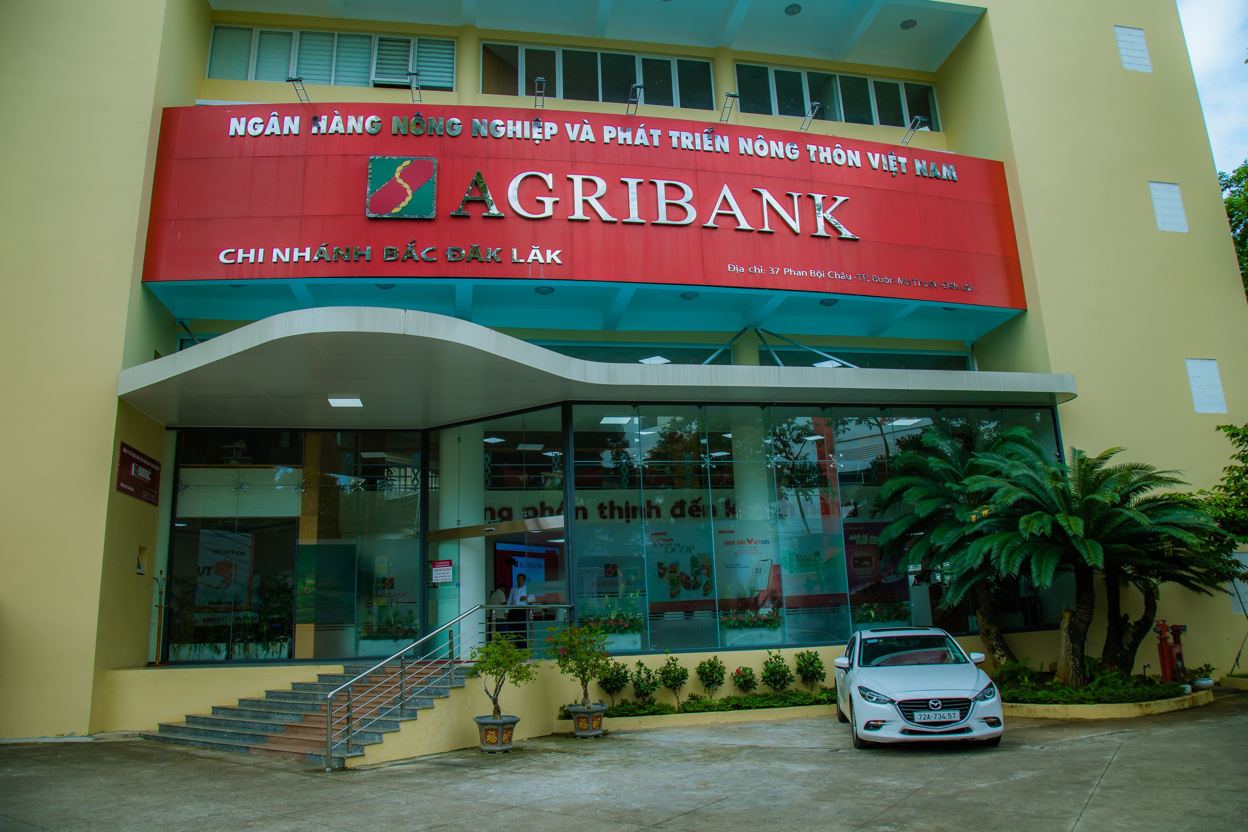 Agribank Bắc Đắk Lắk trao tặng mái ấm cho những số phận khó khăn