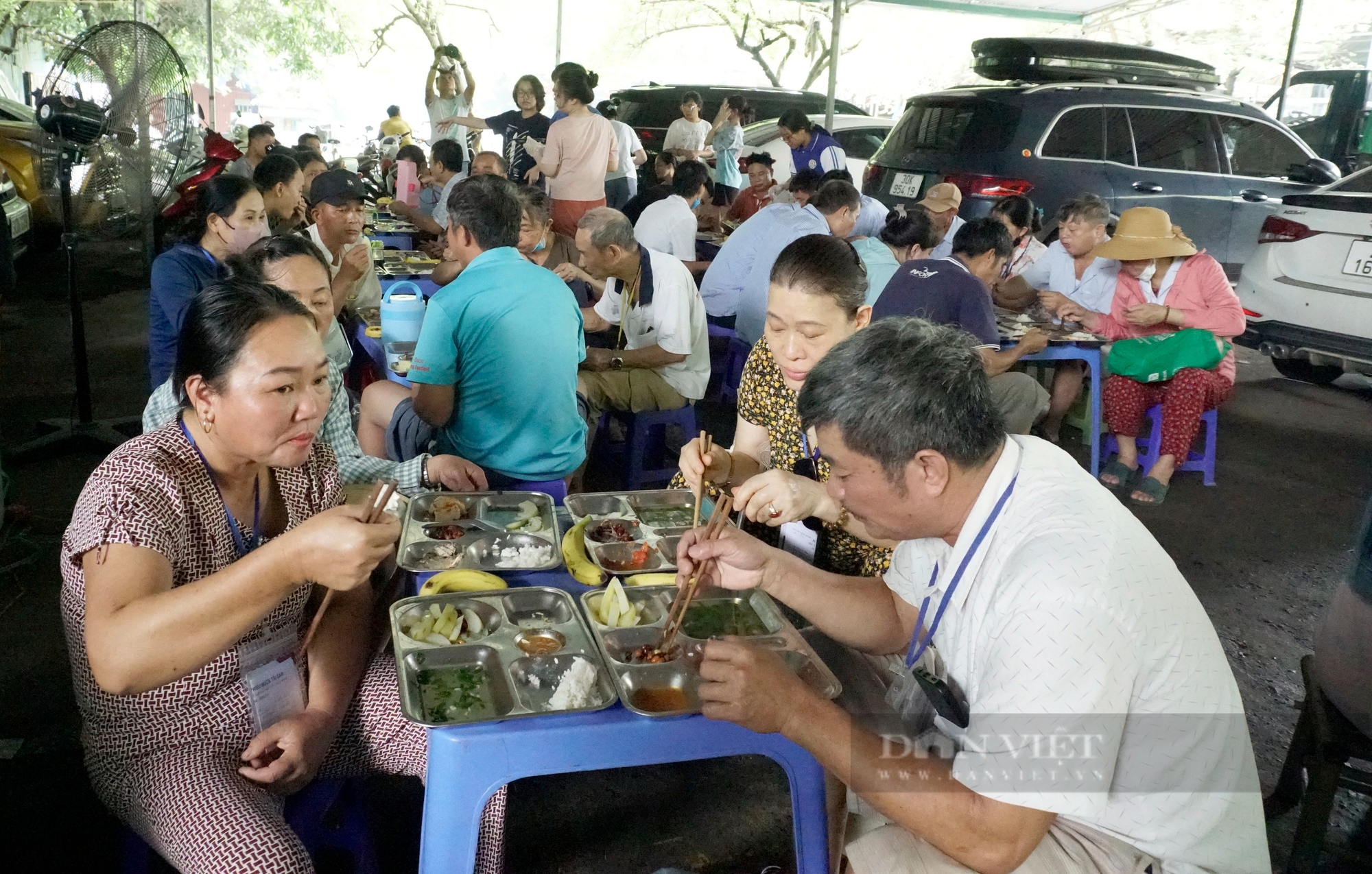 Mùa hè nhân ái của các em học sinh Hà Nội - Ảnh 50.