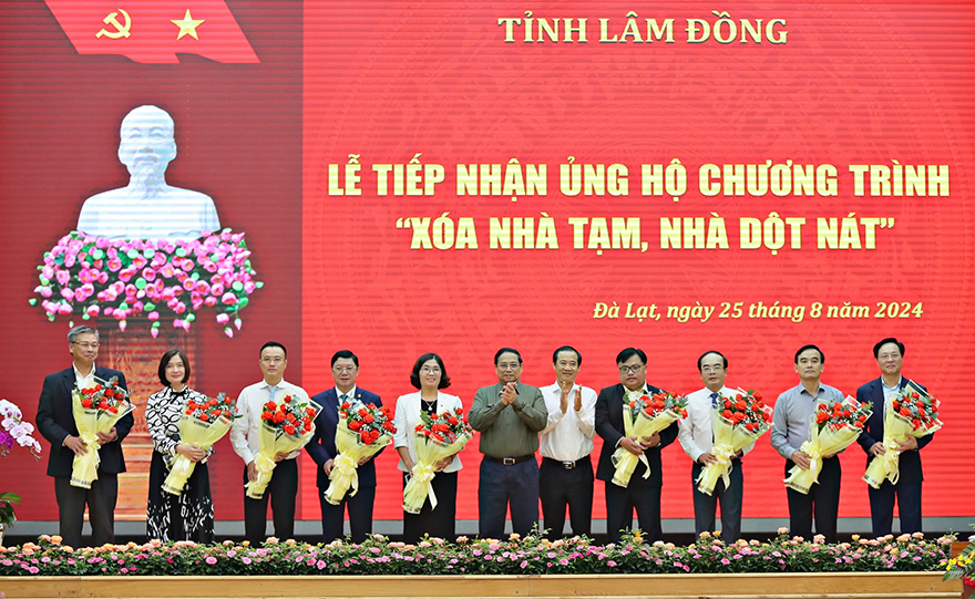 Agribank ủng hộ 05 tỷ đồng cho chương trình "Xóa nhà tạm, nhà dột nát" tỉnh Lâm Đồng - Ảnh 3.