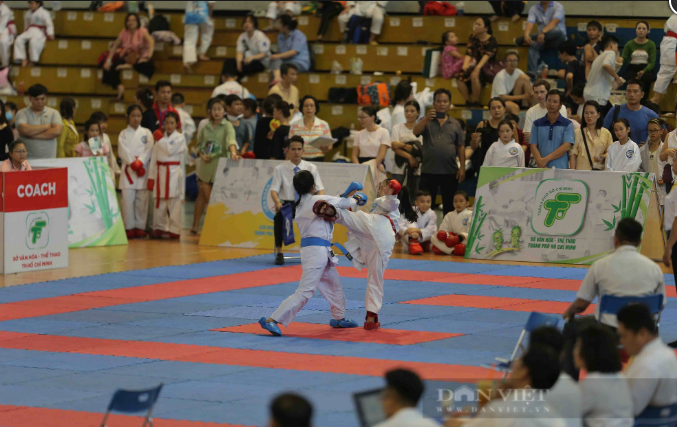 Làm rõ động cơ của HLV "nhường" huy chương giải Karate năng khiếu - trẻ TP.HCM  - Ảnh 1.