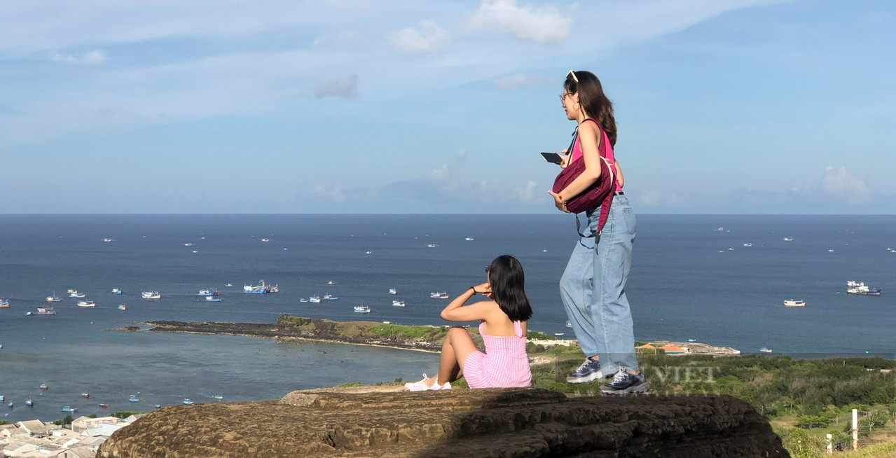 đảo Phú Quý thành Trung tâm khai thác, dịch vụ hậu cần nghề cá, kết hợp tìm kiếm cứu nạn trên biển- Ảnh 1.