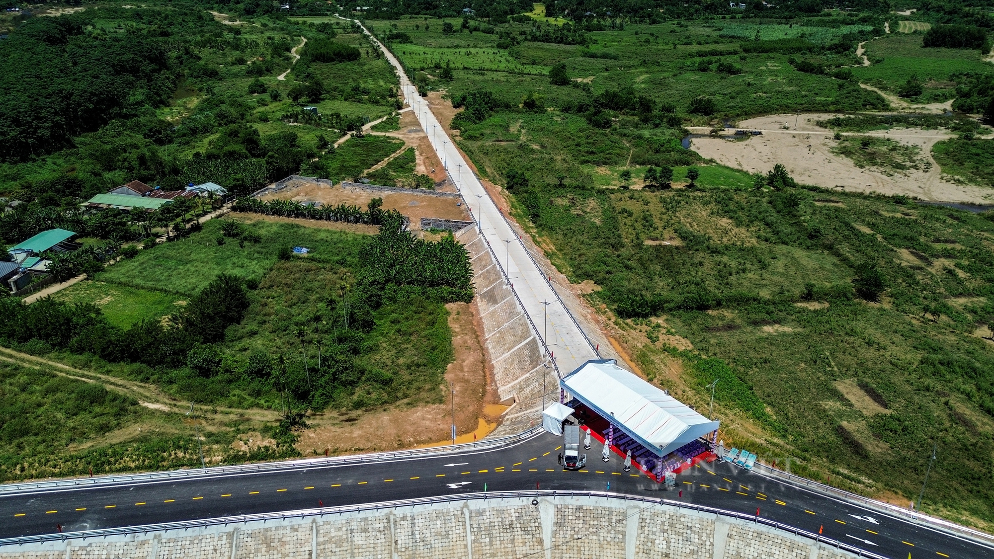 Cận cảnh tuyến đường hơn 93 tỷ đồng sắp được thông xe ở Đà Nẵng - Ảnh 6.