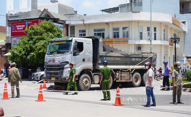 Nhà thầu dự án trọng điểm quốc gia cắt giảm lượng xe chở vật liệu để hạ nguy cơ mất ATGT- Ảnh 7.