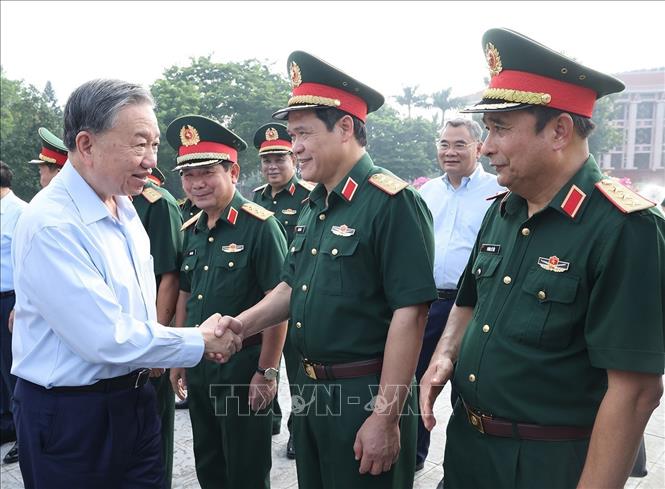 Tổng Bí thư, Chủ tịch nước Tô Lâm làm việc với Thường vụ Quân ủy Trung ương - Ảnh 4.