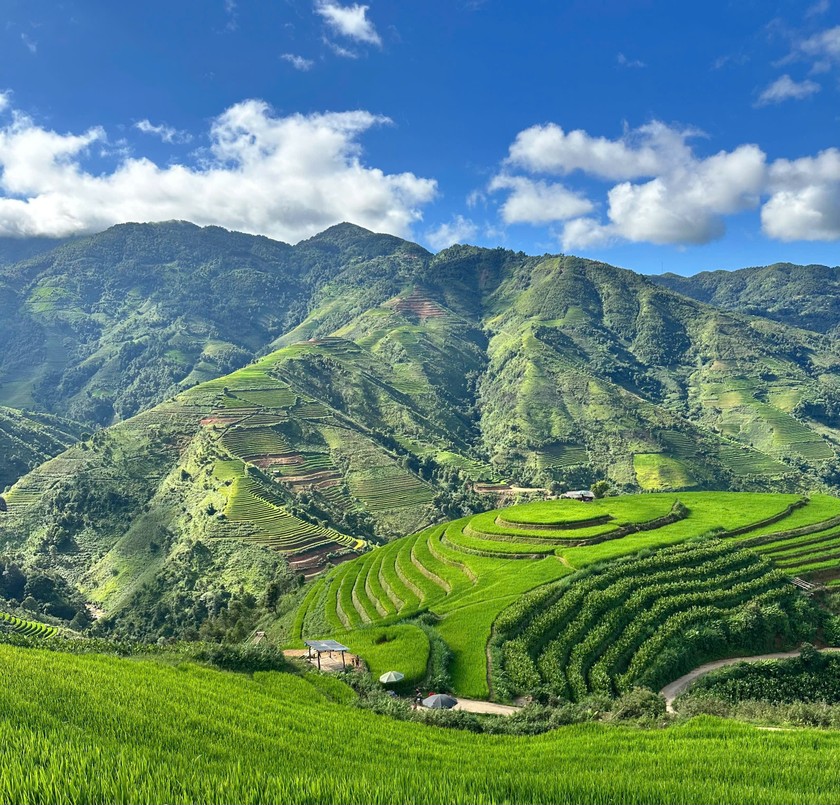 Vùng núi cao này ở Sơn La dân tình trèo lên chỉ để săn mây, ngày chả có mây hóa ra đẹp thế này đây - Ảnh 5.