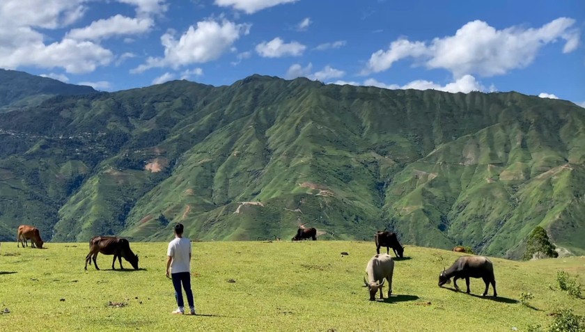 Vùng núi cao này ở Sơn La dân tình trèo lên chỉ để săn mây, ngày chả có mây hóa ra đẹp thế này đây - Ảnh 3.