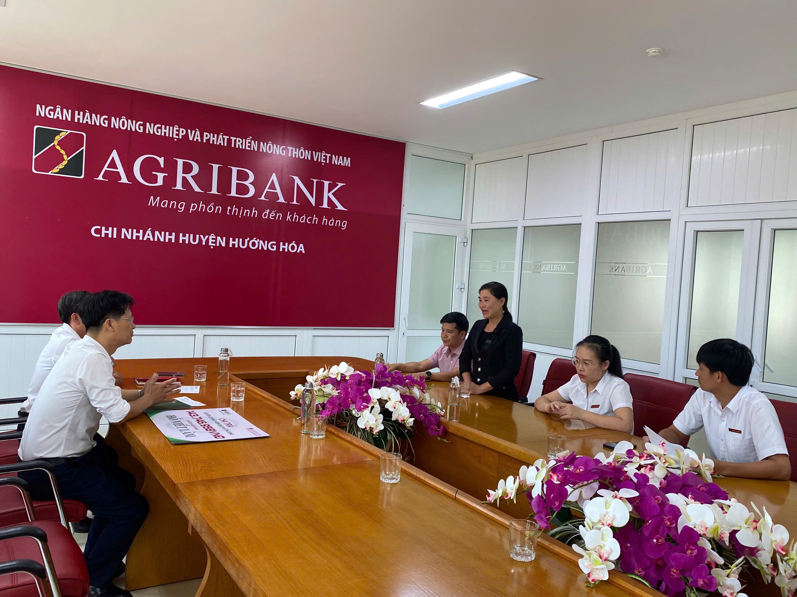 Bảo hiểm Agribank Thừa Thiên Huế chi trả hơn 300 triệu đồng cho khách hàng ở Quảng Trị - Ảnh 2.