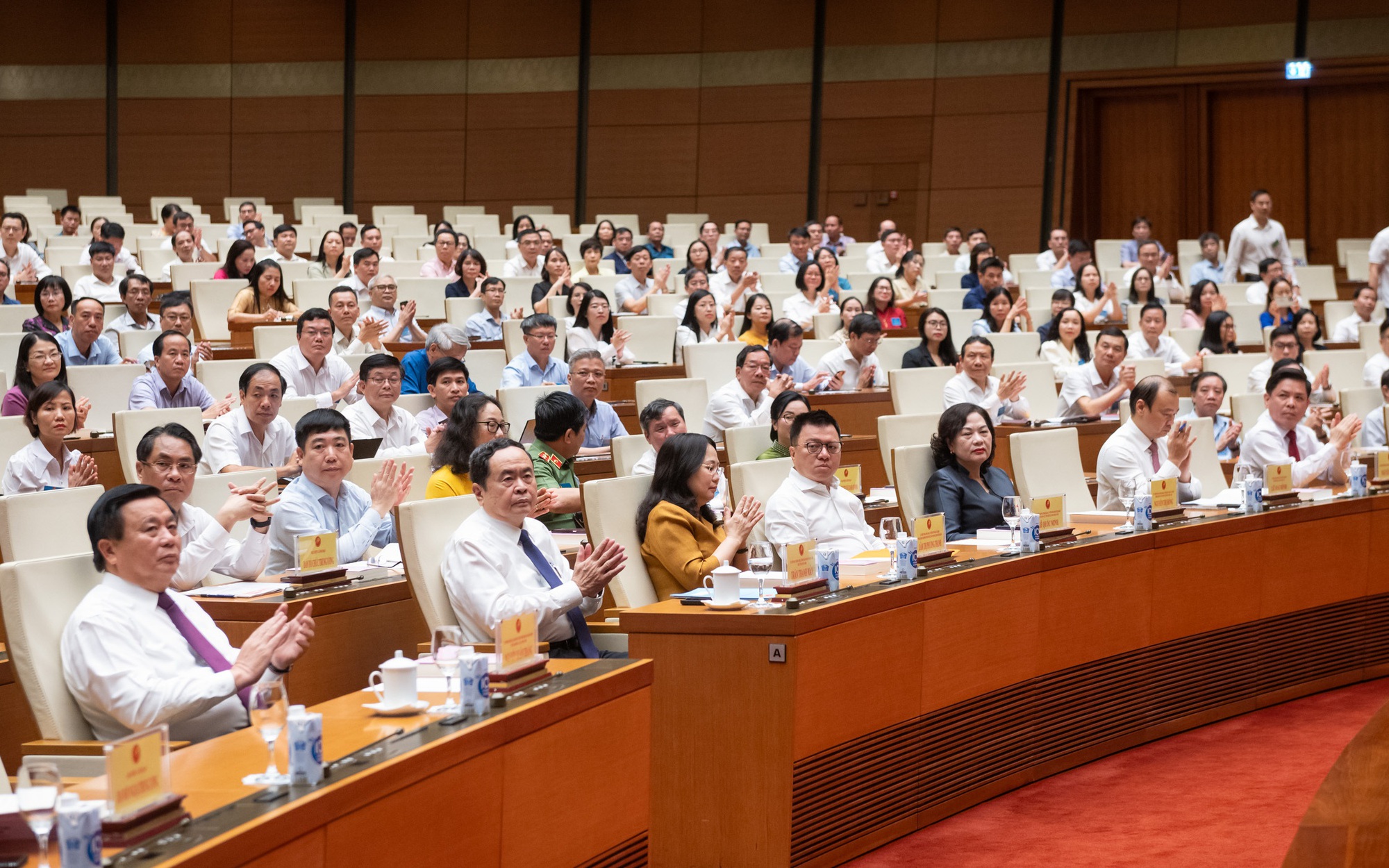 Hàng nghìn tỷ đồng tham nhũng tuồn ra nước ngoài khiến lòng dân phẫn nộ, xót xa- Ảnh 3.