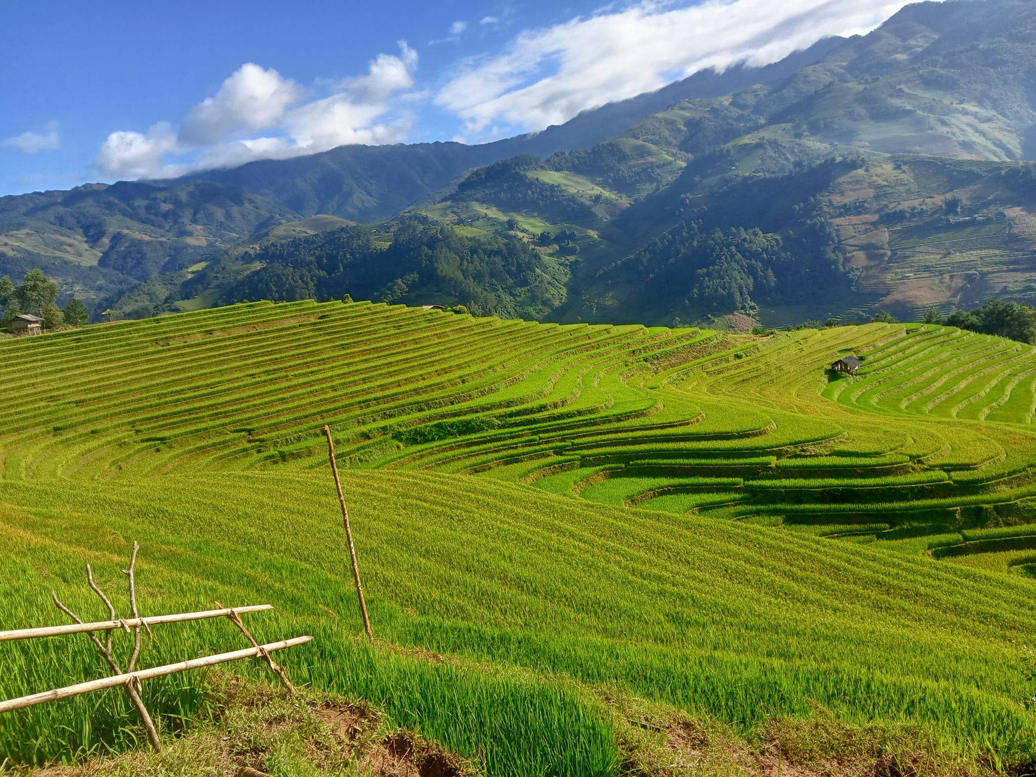 Nghỉ lễ 2/9: Hãy xách ba lô lên và đi đến những nơi đầy thơ mộng, đẹp kỹ vĩ, hoang sơ này - Ảnh 3.