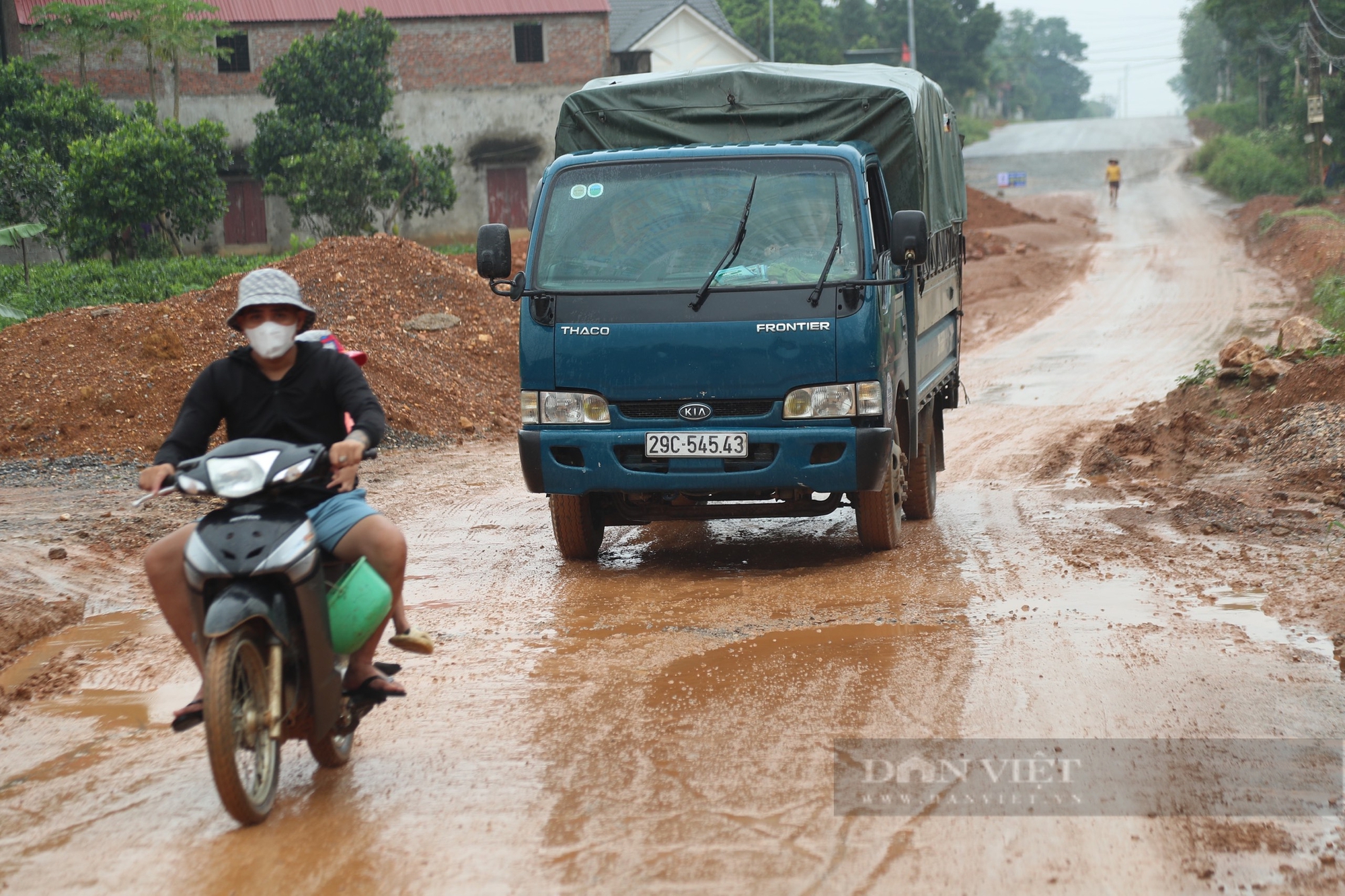 Nhà thầu Quảng Tây bị phản ánh thi công thiếu biện pháp ATGT- Ảnh 1.