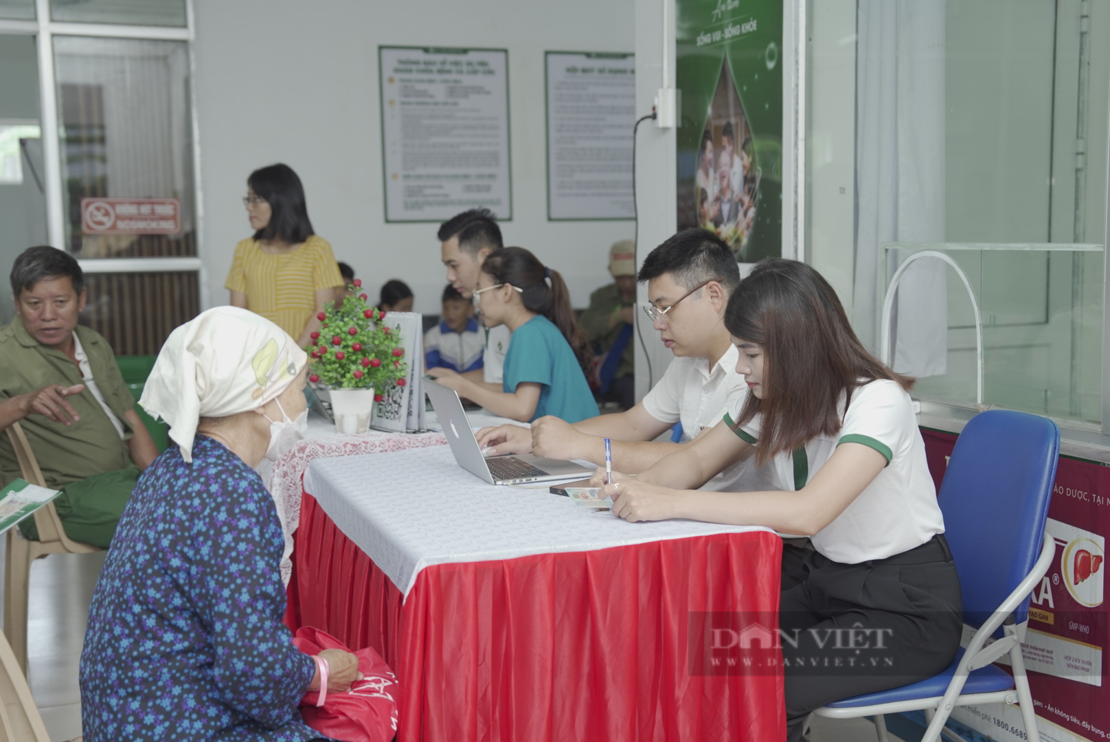 Tầm soát ung thư miễn phí cho trẻ em nghèo, trẻ mồ côi và đối tượng chính sách ở Lai Châu- Ảnh 2.