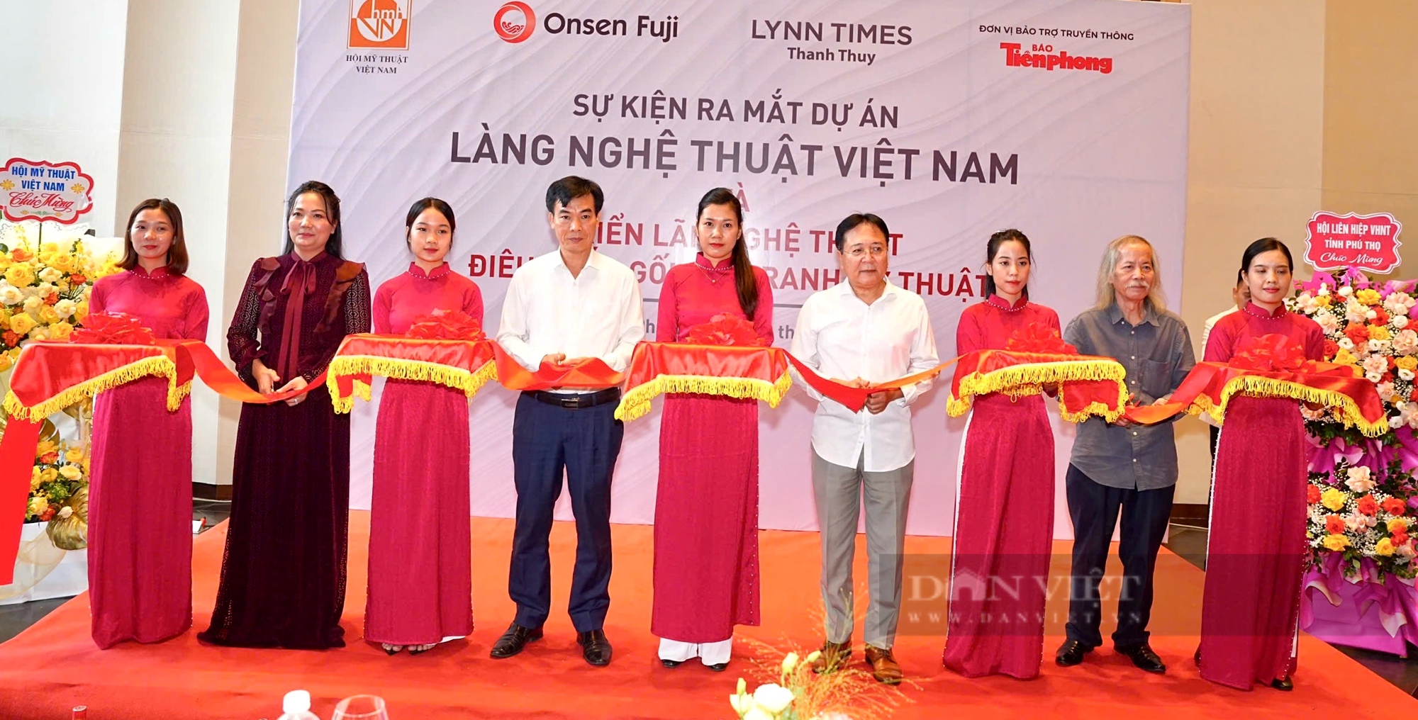 “Làng nghệ thuật Việt Nam” lan tỏa giá trị tinh hoa văn hóa bản sắc Việt đến khách du lịch - Ảnh 1.