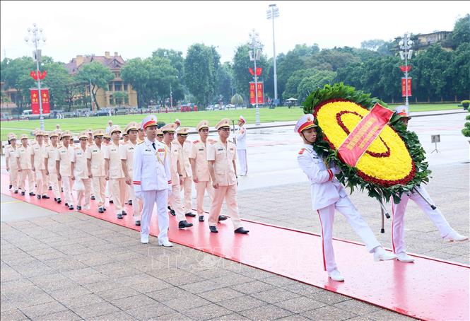 Lãnh đạo Đảng và Nhà nước vào Lăng viếng Chủ tịch Hồ Chí Minh nhân dịp 70 năm Quốc khánh 2/9- Ảnh 6.