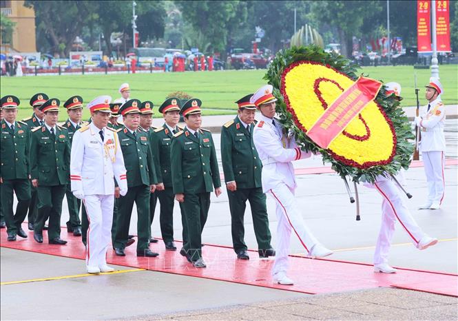 Lãnh đạo Đảng và Nhà nước vào Lăng viếng Chủ tịch Hồ Chí Minh nhân dịp 70 năm Quốc khánh 2/9- Ảnh 3.