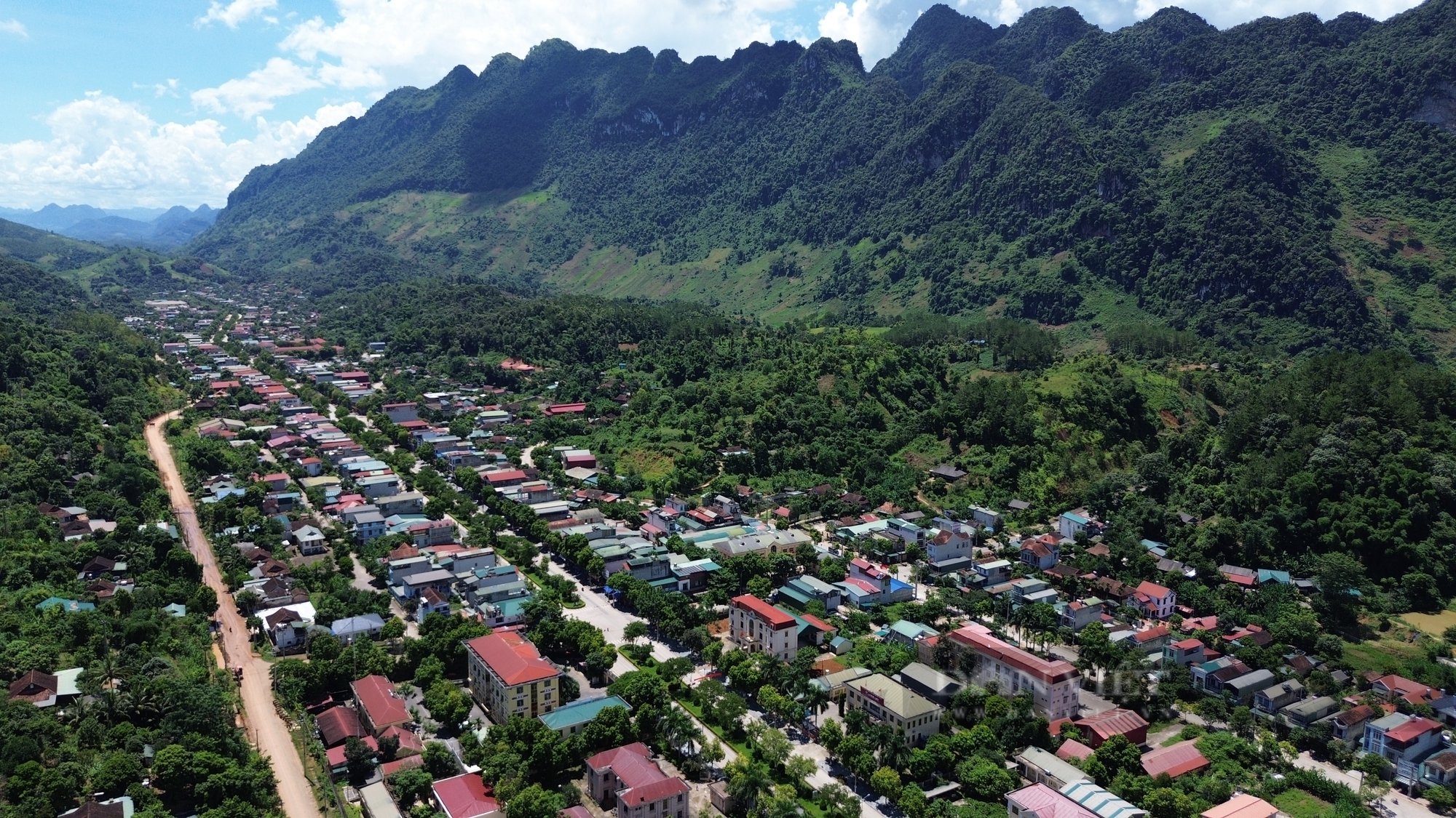 Sơn La: Quỳnh Nhai rộn ràng trước ngày lễ lớn - Ảnh 6.