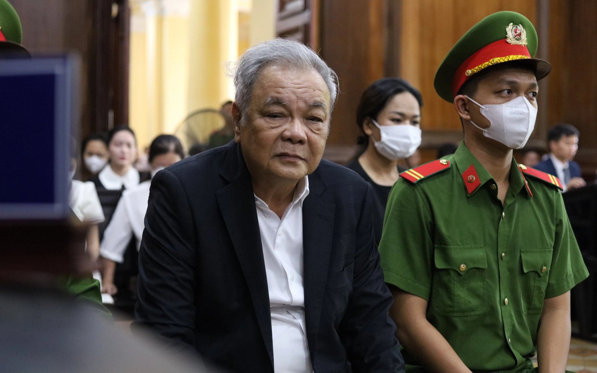 Ngày mai, ông Trần Quí Thanh cùng con gái Trần Uyên Phương tiếp tục hầu toà- Ảnh 3.