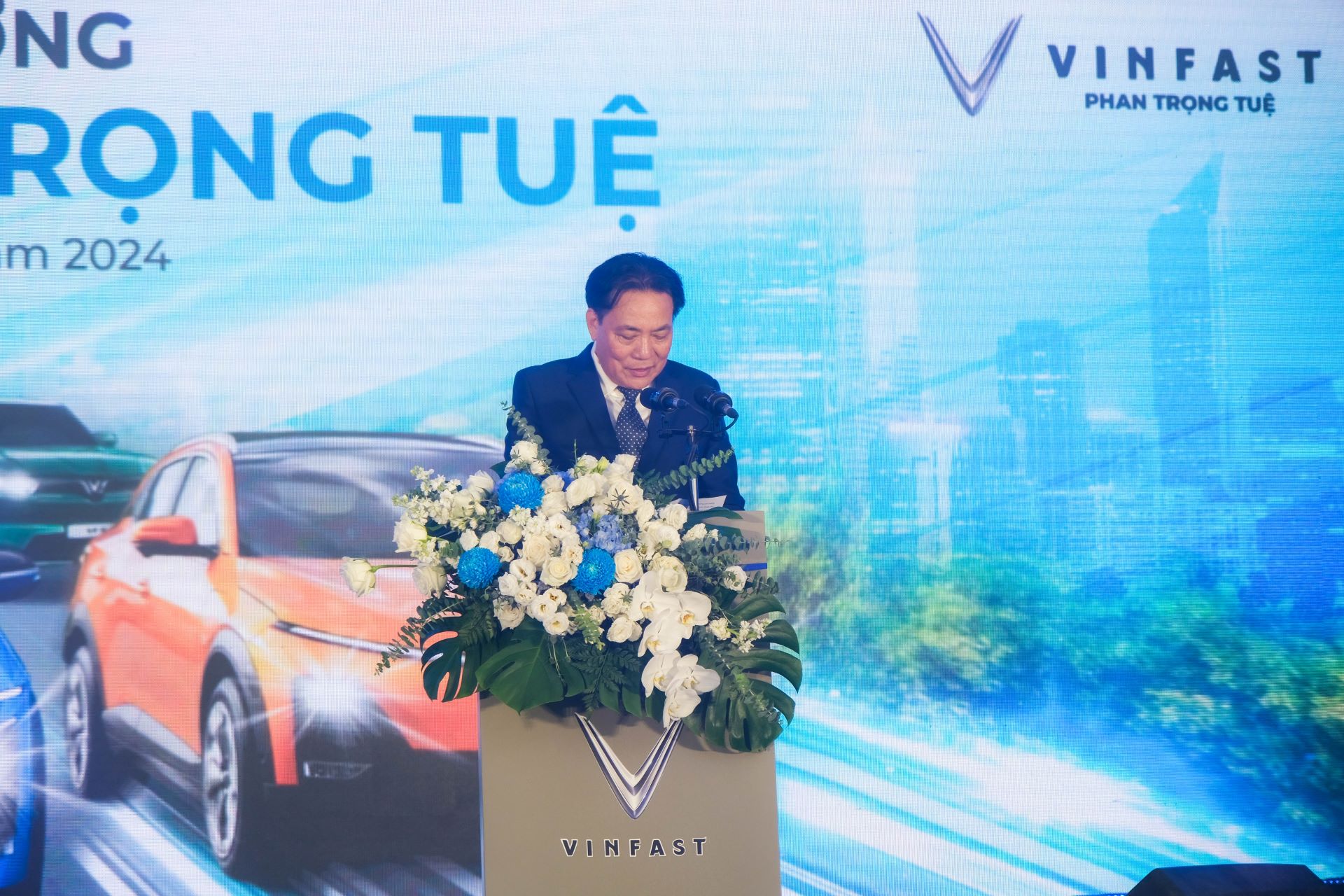 VinFast Phan Trọng Tuệ: Showroom ô tô điện quy mô lớn nhất Việt Nam