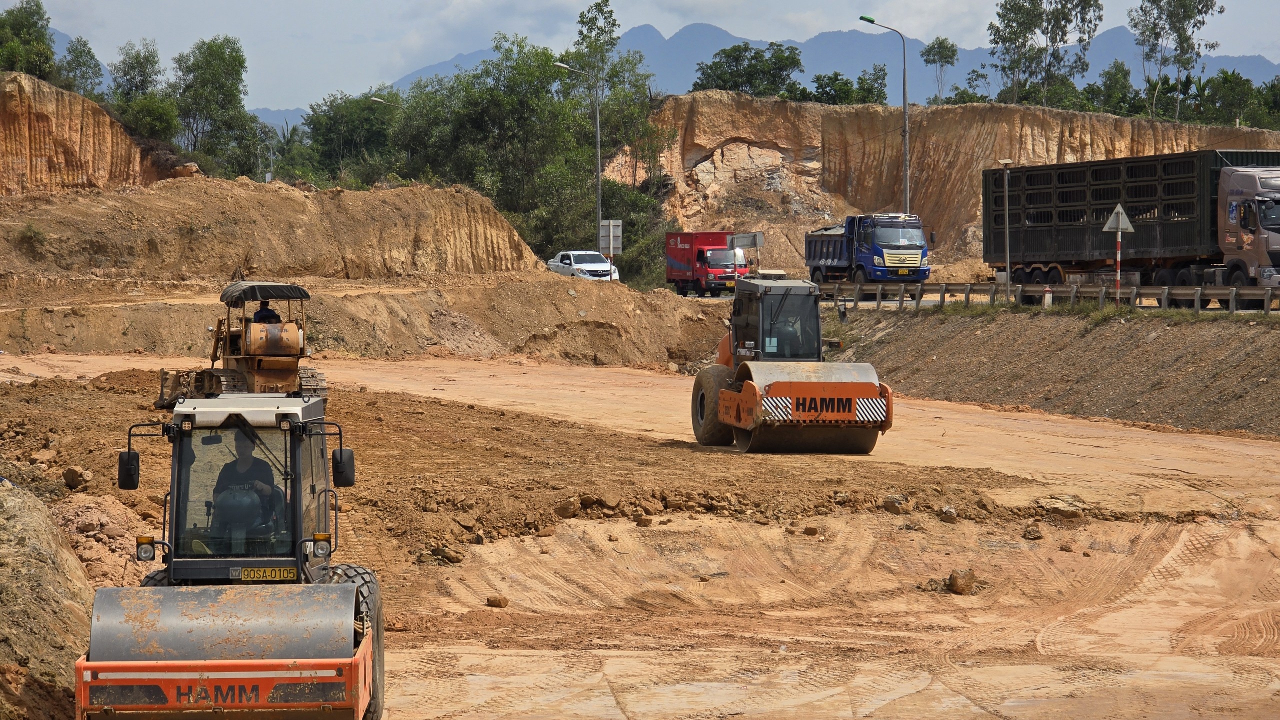 Đà Nẵng thiếu hàng triệu m3 đất, đá san lấp- Ảnh 2.