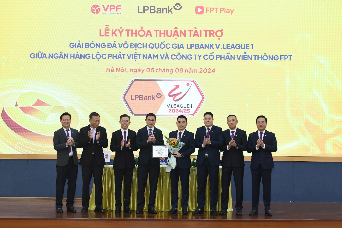 Ngân hàng Lộc Phát Việt Nam (LPBank) trở thành nhà tài chính Giải Bóng đá Vô địch Quốc gia LPBank V.League 1 - 2024/25- Ảnh 4.