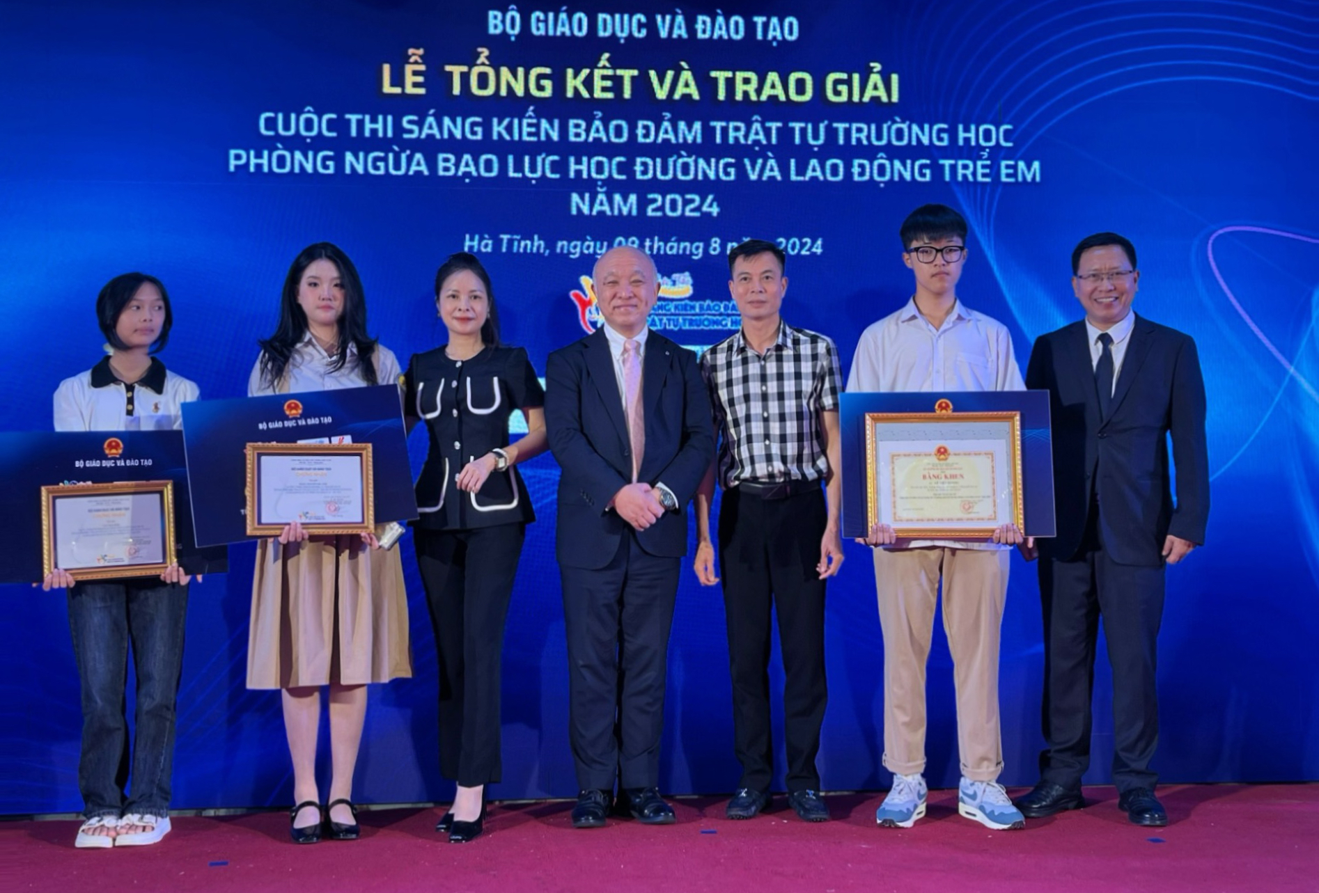 Học sinh Lào Cai đạt giải "Sáng kiến bảo đảm trật tự trường học về phòng ngừa bạo lực và lao động trẻ em" - Ảnh 3.