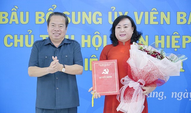 Nữ Phó Giám đốc Sở được bầu giữ chức vụ mới, chỉ định nhân sự Bí thư Huyện ủy- Ảnh 2.