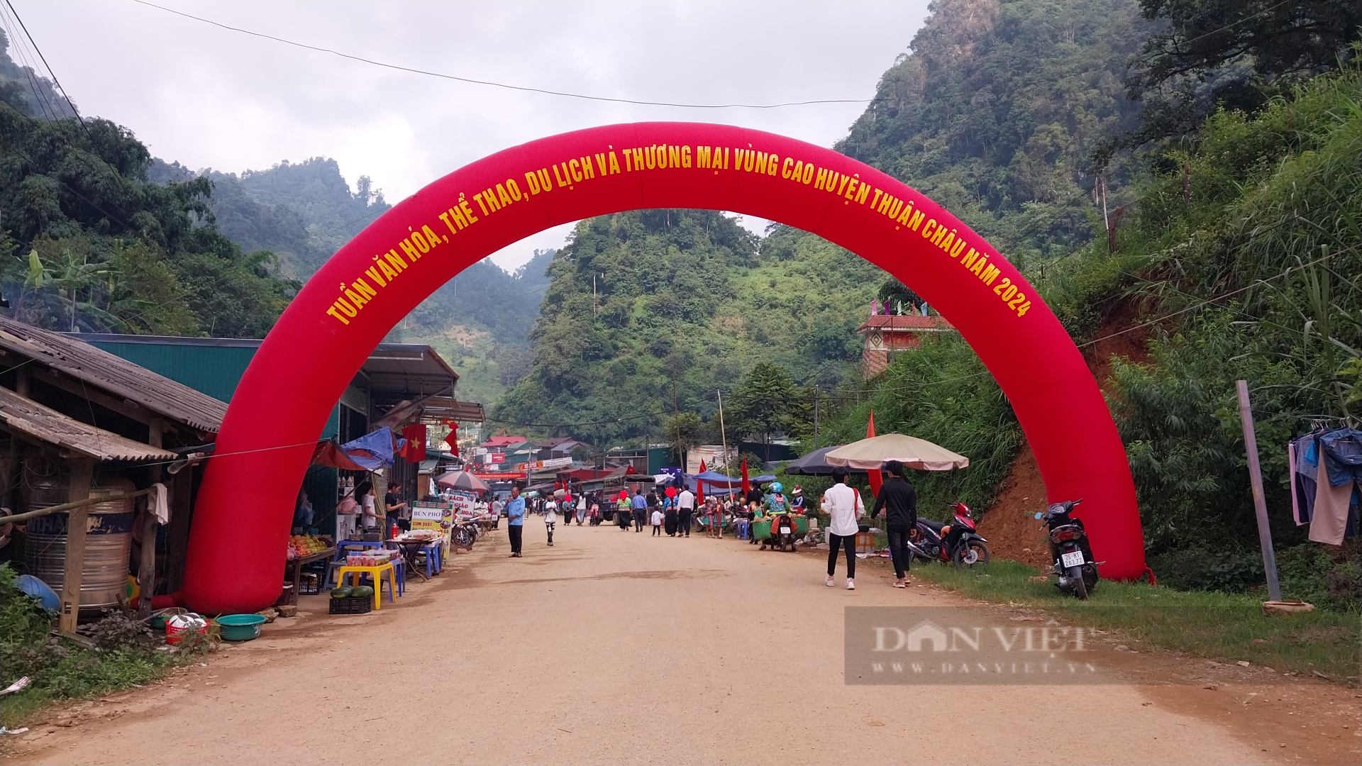 "Cây thần thiêng" của đồng bào Mông ở vùng cao Sơn La bảo vệ rừng, nguồn nươcs, cầu cho mưa thuận gió hoà - Ảnh 5.