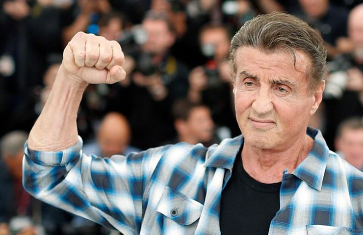 Dám chê bai Lý Tiểu Long, "Rambo" Sylvester Stallone từng bị... đá suýt chết - Ảnh 1.