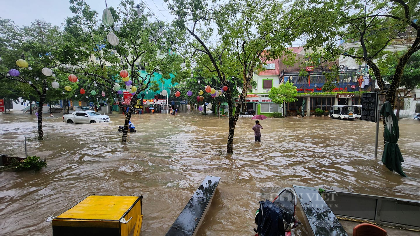 Hàng loạt biệt thự triệu đô lại ngập sau mưa, giá vẫn tăng chót vót - Ảnh 9.