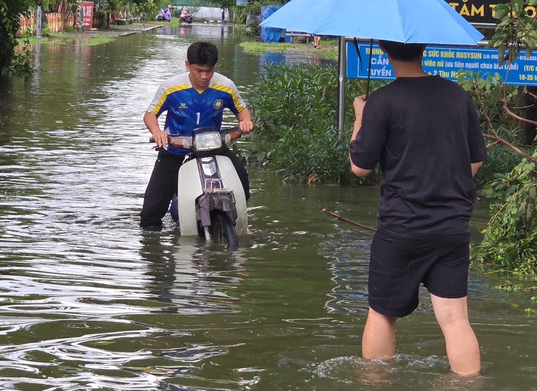 Nước các sông lên nhanh, Hà Nội lệnh báo động lũ mức 3 - Ảnh 2.