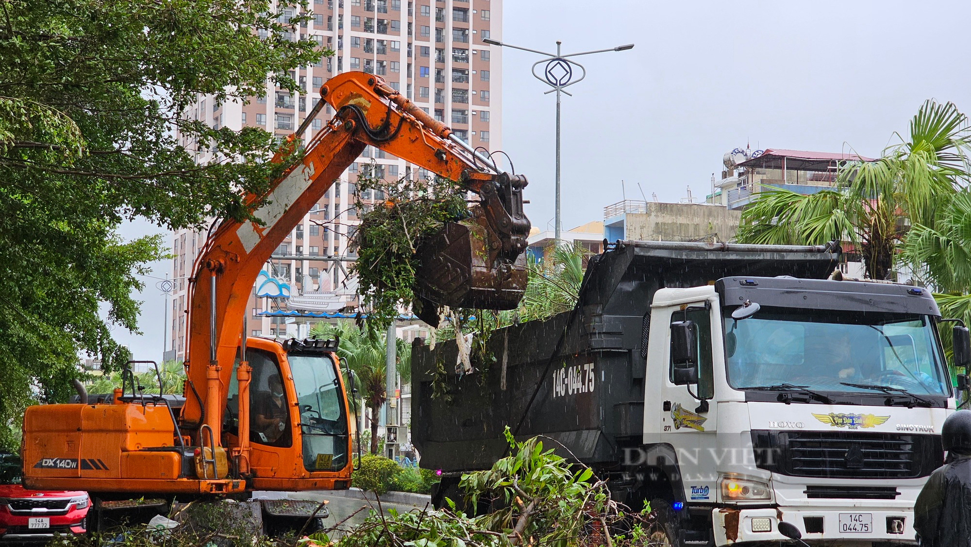 Quảng Ninh: Chạy đua với thời gian để khắc phụ hậu quả sau cơn bão số 3 - Ảnh 6.