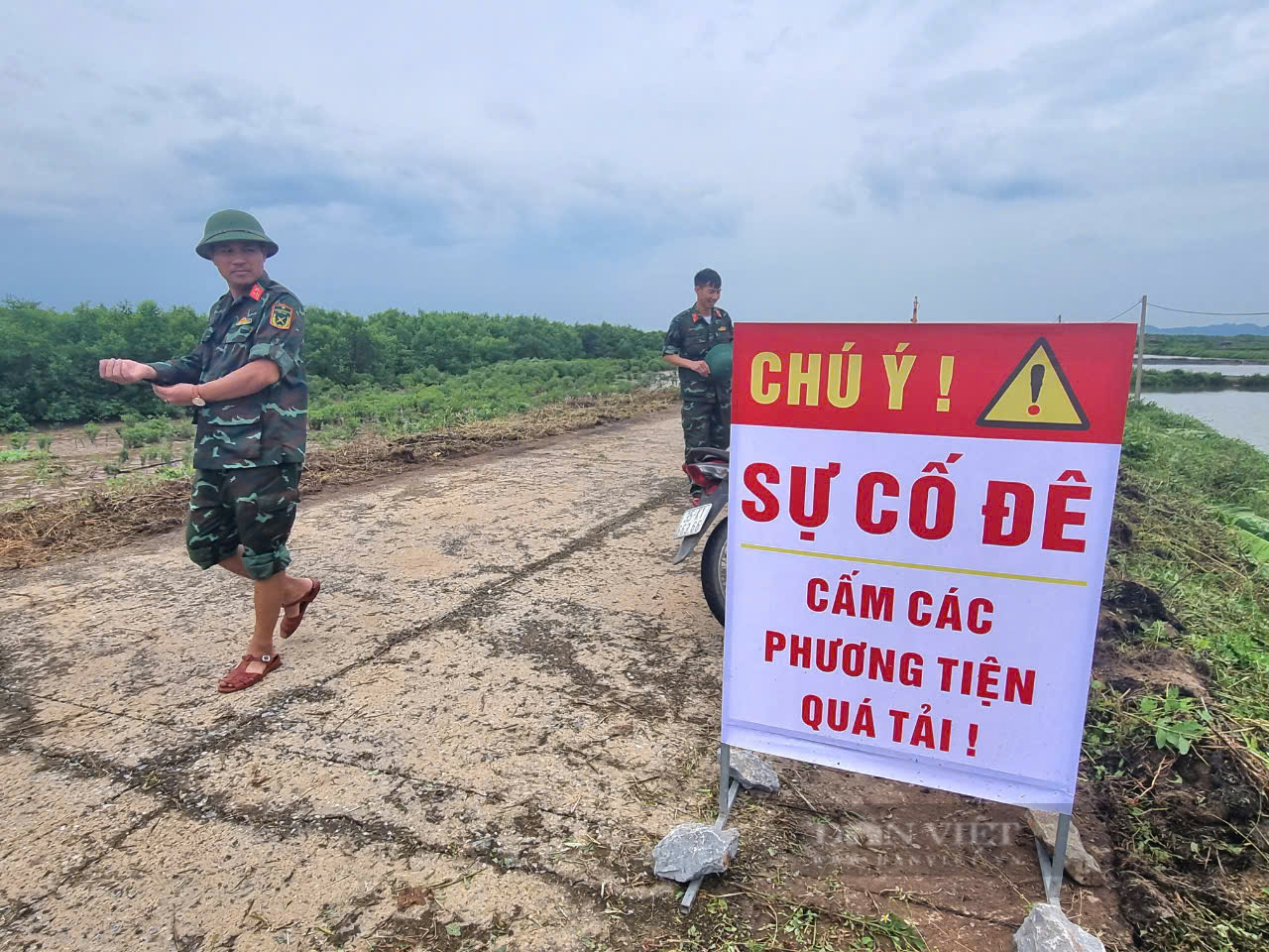 Ninh Bình: Cảnh báo sông Hoàng Long đạt đỉnh lũ trên mức báo động 3- Ảnh 5.