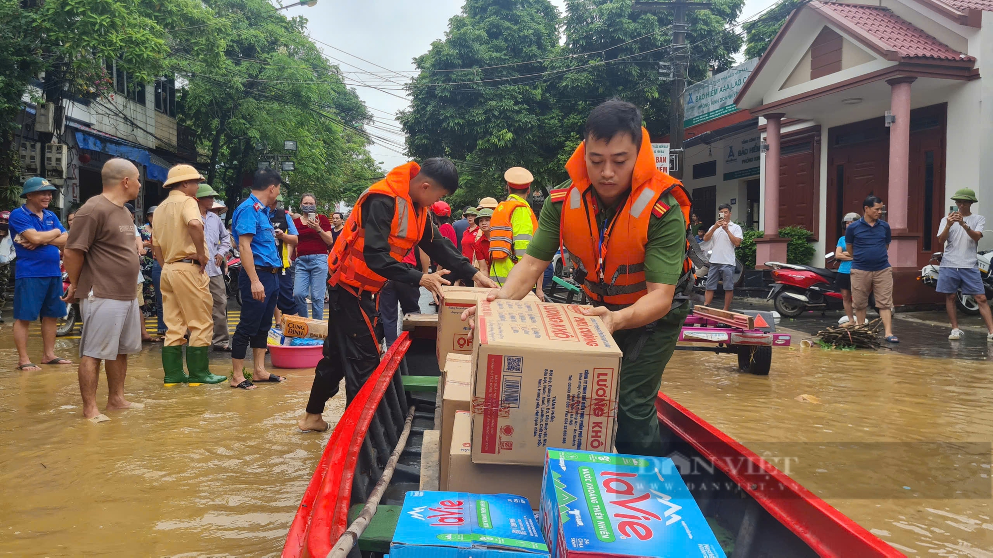 Cập nhật: Báo Dân Việt kêu gọi được hơn 3 tỷ đồng tiền và hàng- Ảnh 10.