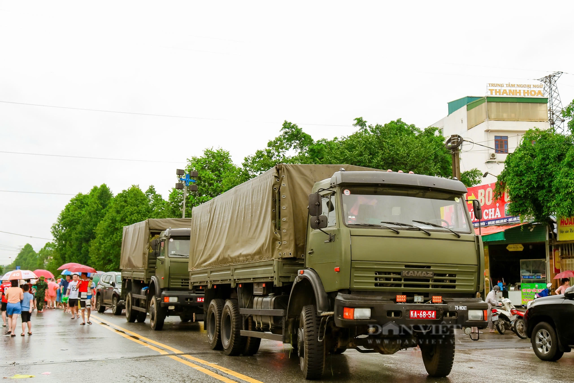 Những hình ảnh cứu hộ mới nhất tại tỉnh Thái Nguyên: Hàng nghìn chiến sỹ bộ đội, công an có mặt sơ tán người dân - Ảnh 8.