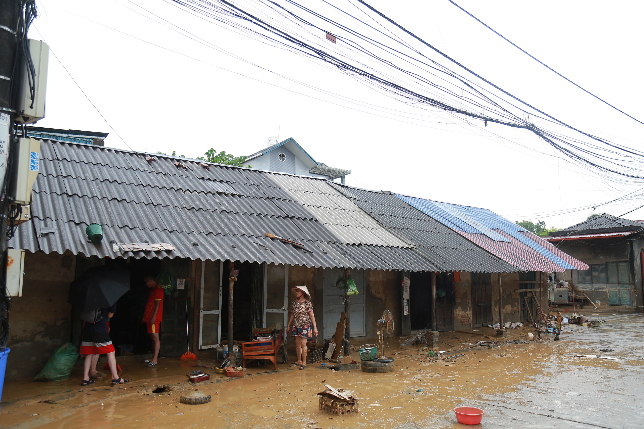 Tin vui: Nước lũ rút nhanh, người dân Thái Nguyên trở về sau trận lũ lịch sử - Ảnh 1.