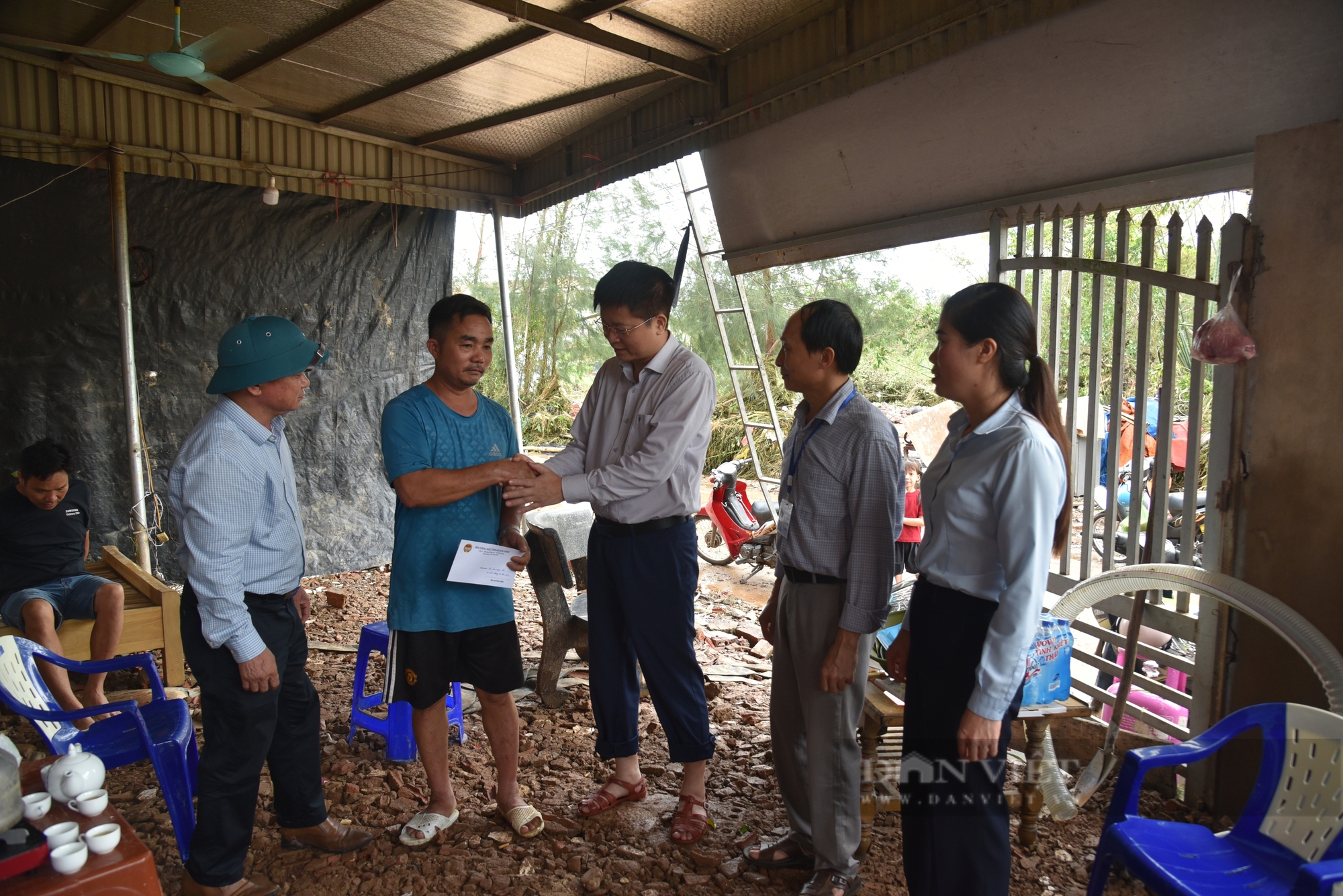 Hội Nông dân tỉnh Quảng Ninh thăm hỏi, hỗ trợ hội viên bị thiệt hại bởi bão số 3 - Ảnh 3.