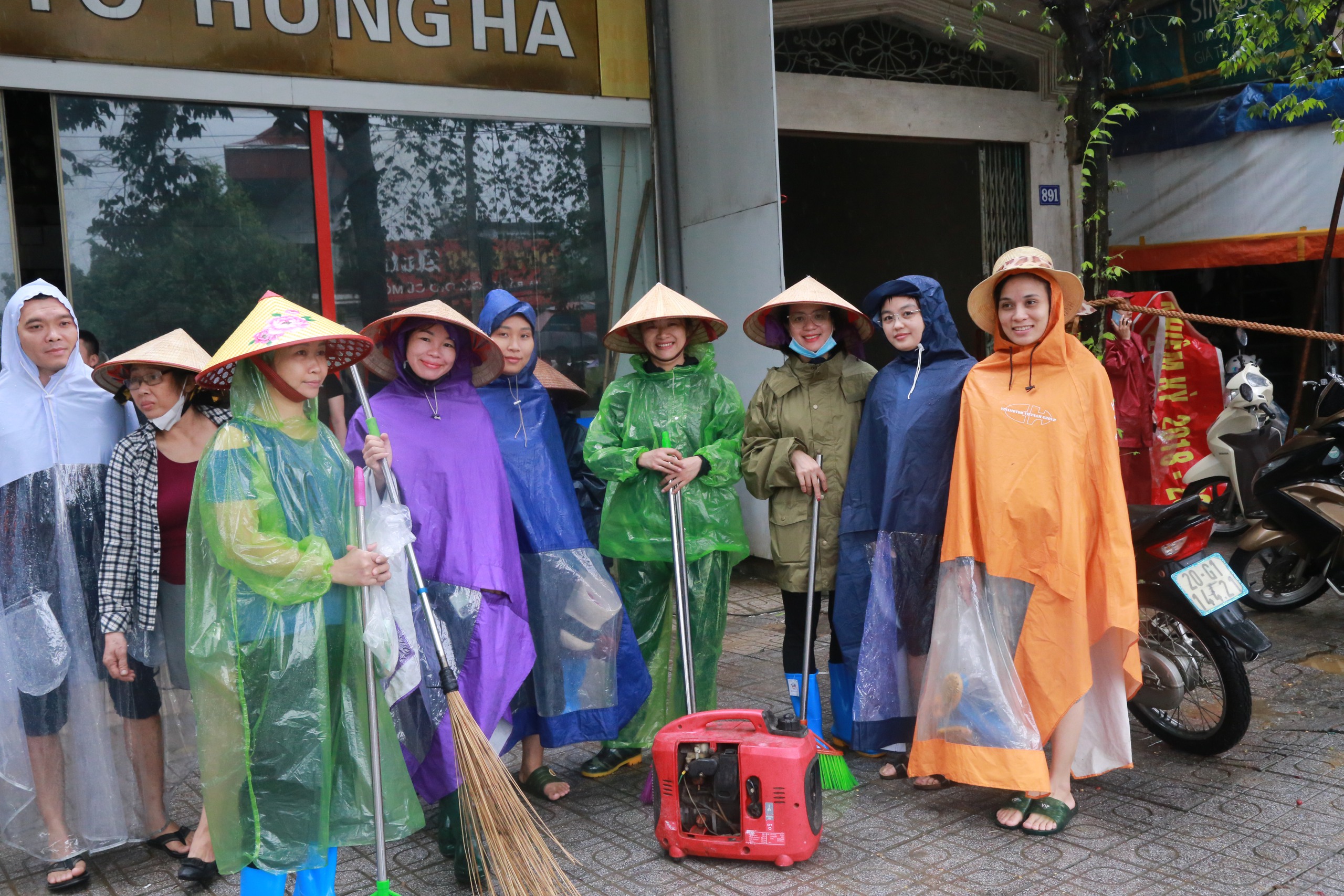 Tin vui: Nước lũ rút nhanh, người dân Thái Nguyên trở về sau trận lũ lịch sử - Ảnh 13.