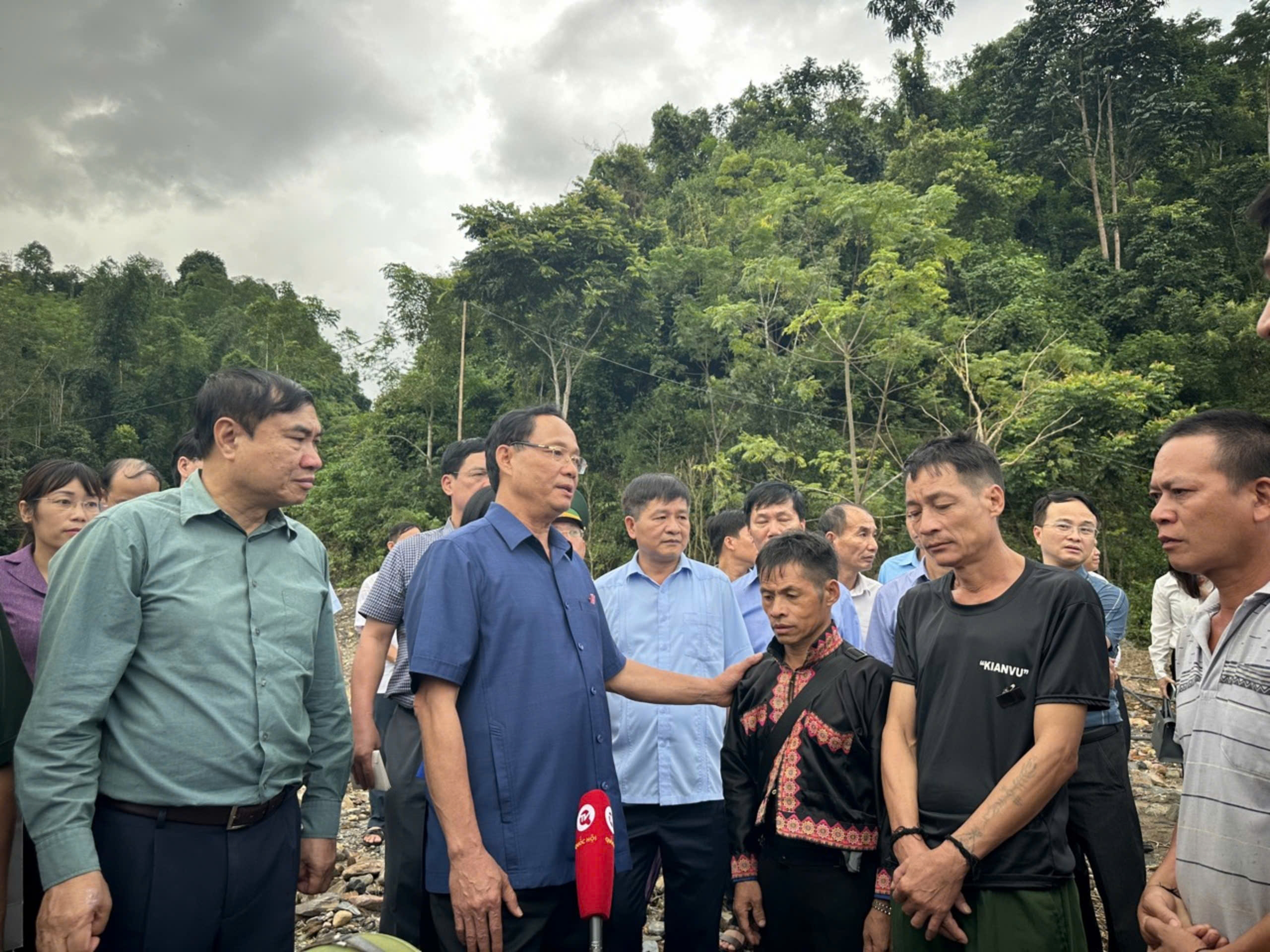 Phó Chủ tịch Quốc hội Trần Quang Phương làm việc với lãnh đạo chủ chốt tỉnh Điện Biên - Ảnh 4.