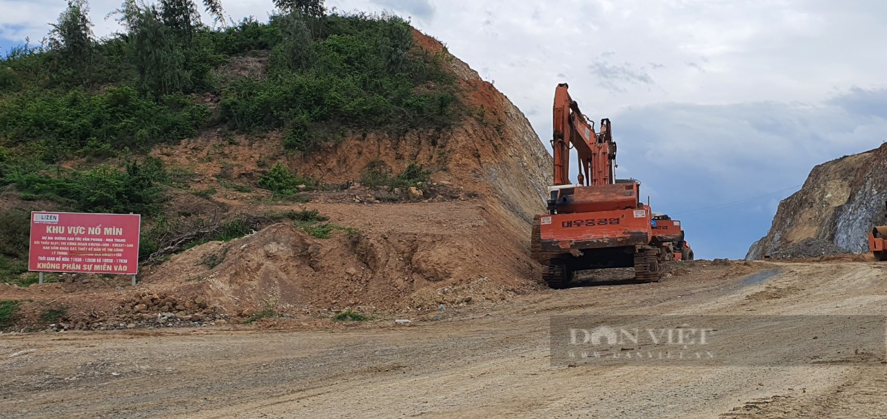  Nổ mìn thi công phục vụ cao tốc Vân Phong - Nha Trang làm nứt nhà dân, các hộ chưa nhận tiền hỗ trợ- Ảnh 2.