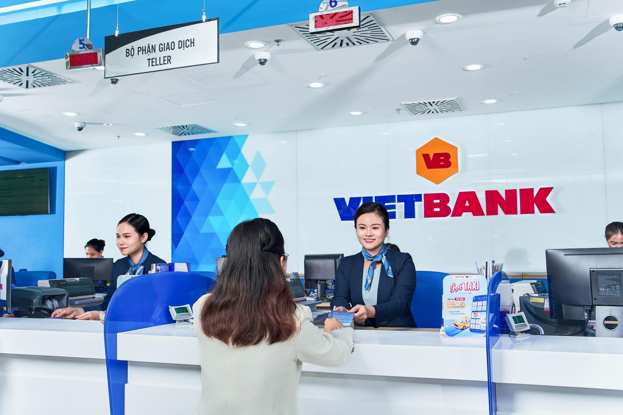 Vietbank và “cú đúp” trong ngày khai trương Điểm Giao dịch thứ 119 – Phòng Giao dịch Thuận An - Ảnh 3.