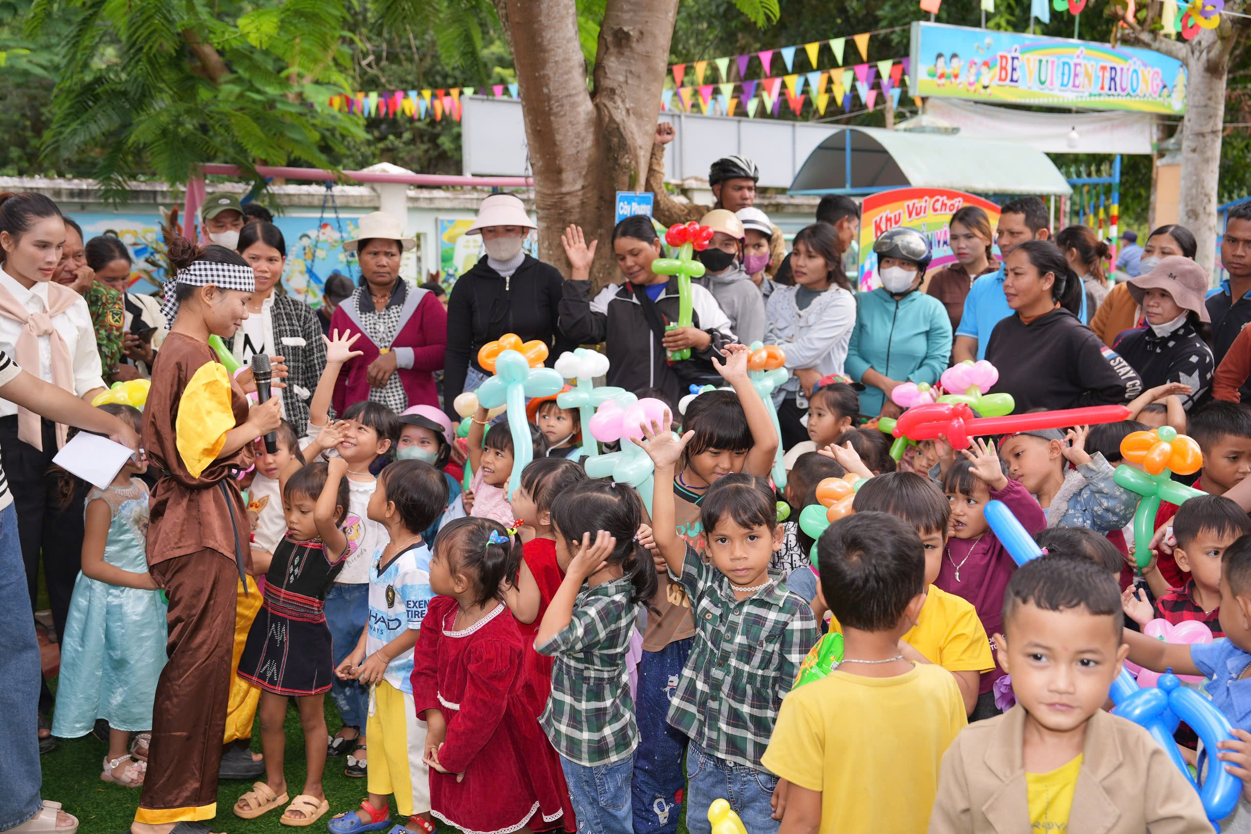 Công ty FVG thắp sáng tình yêu thương với 