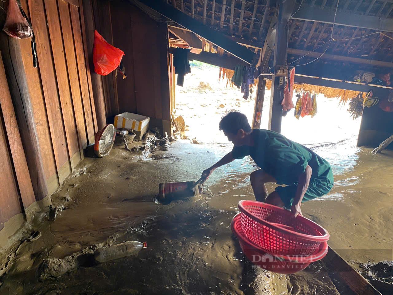 Cận cảnh hai ngôi nhà còn sót lại sau trận lũ quét kinh hoàng tại Làng Nủ (Lào Cai)- Ảnh 4.