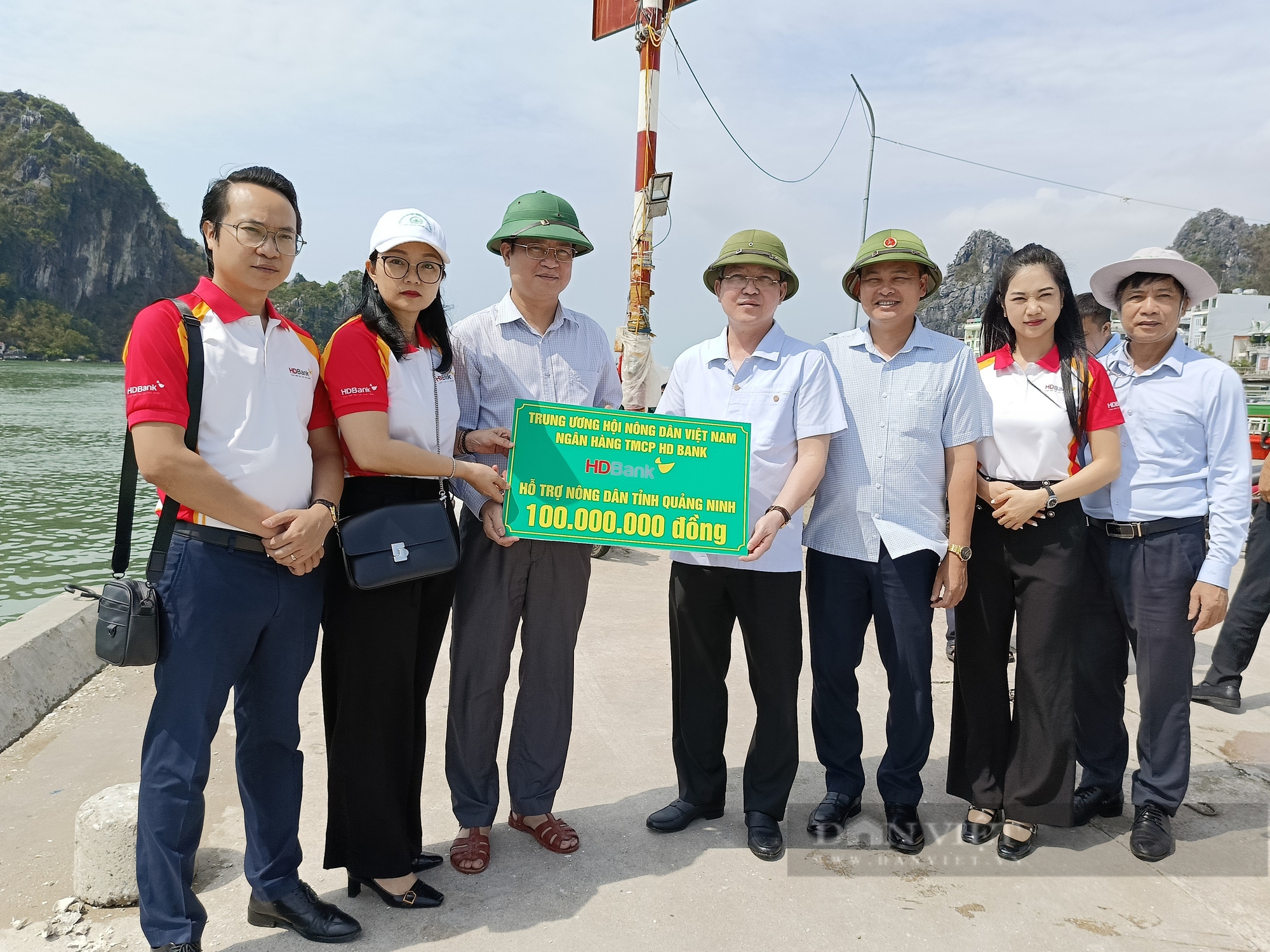 Chủ tịch Hội NDVN Lương Quốc Đoàn thăm hỏi, trao quà tới hội viên nông dân ở Quảng Ninh bị thiệt hại do bão Yagi - Ảnh 4.