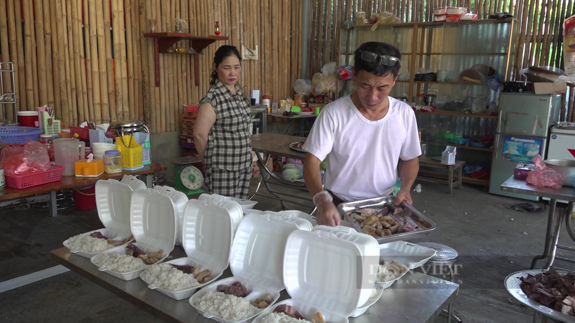 Bảo Yên: Hàng nghìn suất cơm miễn phí hỗ trợ lực lượng cứu hộ, người dân vùng lũ - Ảnh 4.