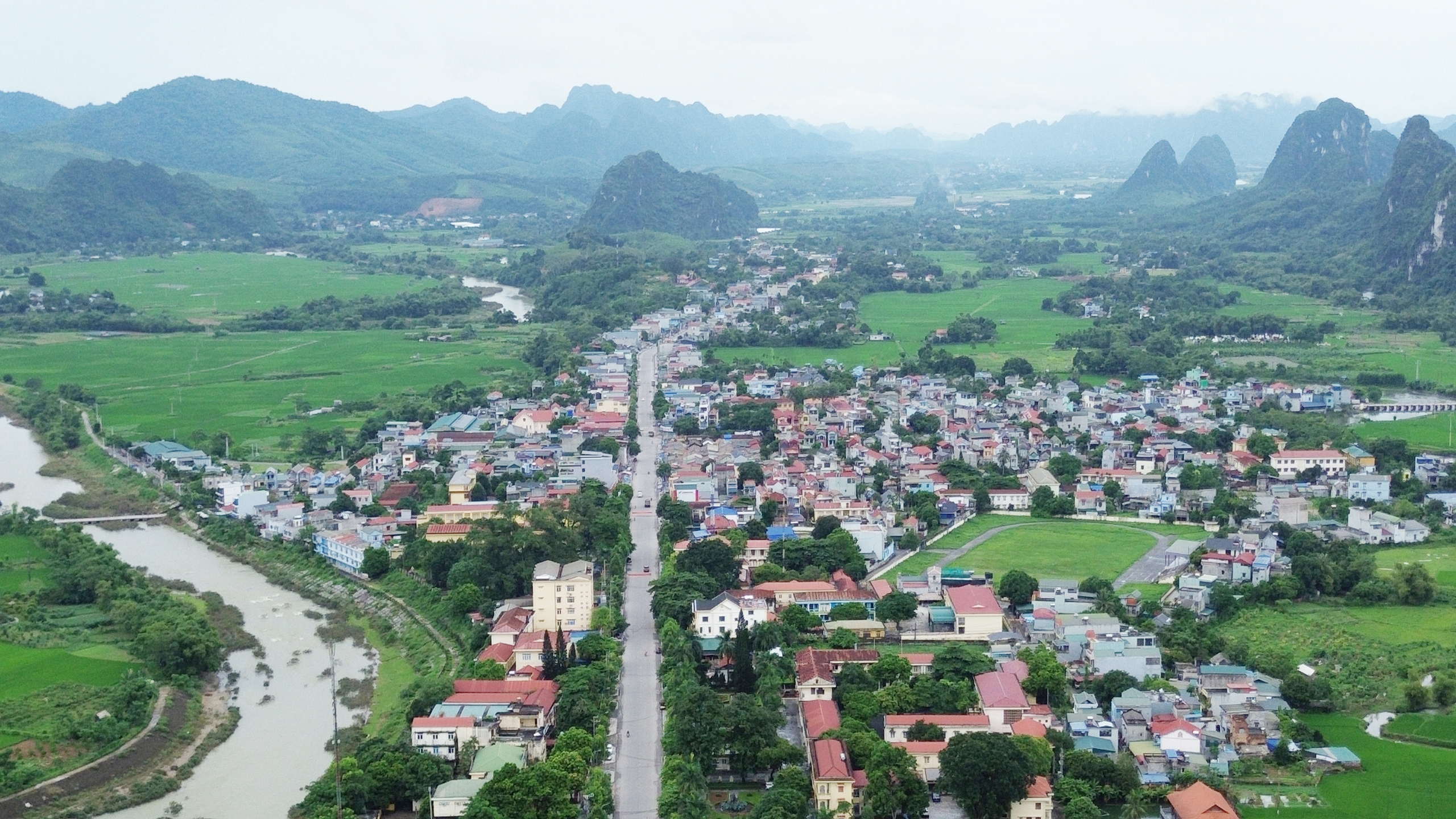 Kim Bôi xây dựng nông thôn mới thực chất, người dân ủng hộ và hưởng lợi - Ảnh 3.