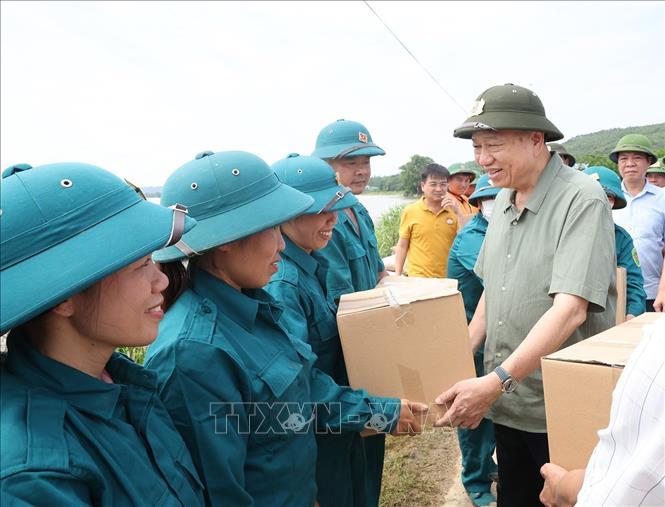 Tổng Bí thư, Chủ tịch nước Tô Lâm kiểm tra công tác khắc phục hậu quả lũ lụt tại Tuyên Quang - Ảnh 6.